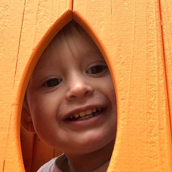 Meet your Posher, Lorie - Picture 2 of 4